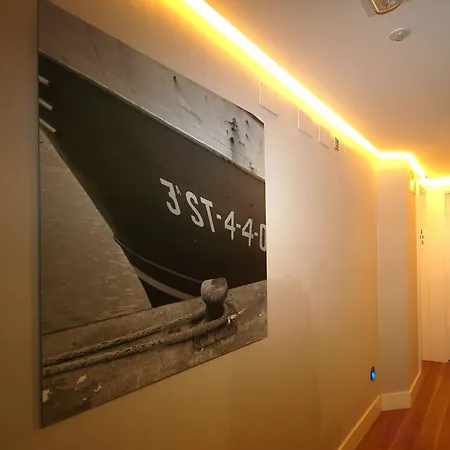 לינה וארוחת בוקר Hosteria Santander 3*
