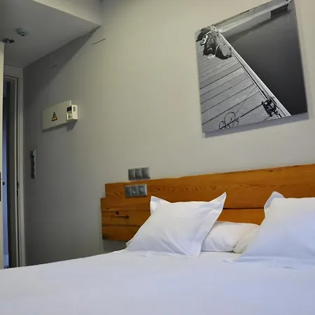 Hosteria Santander Alojamento de Acomodação e Pequeno-almoço Santander